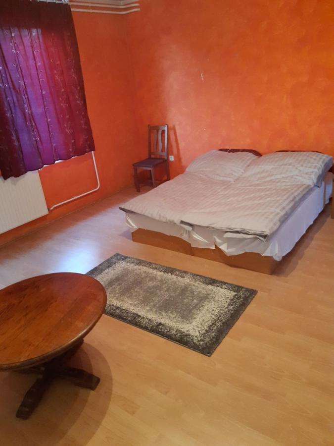 Gábor Pál 1 Apartman 1 szoba Dunafoldvar Exterior foto